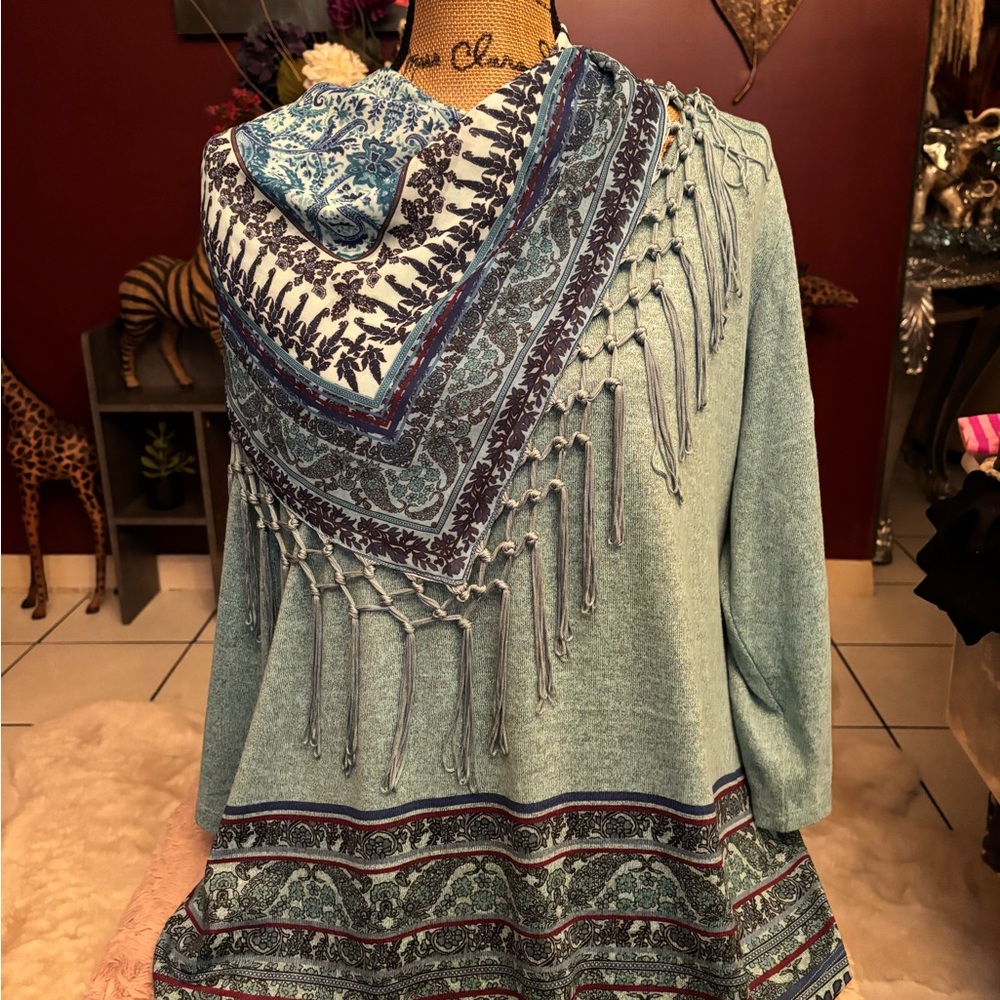Chic Teal Patterned Women's Poncho